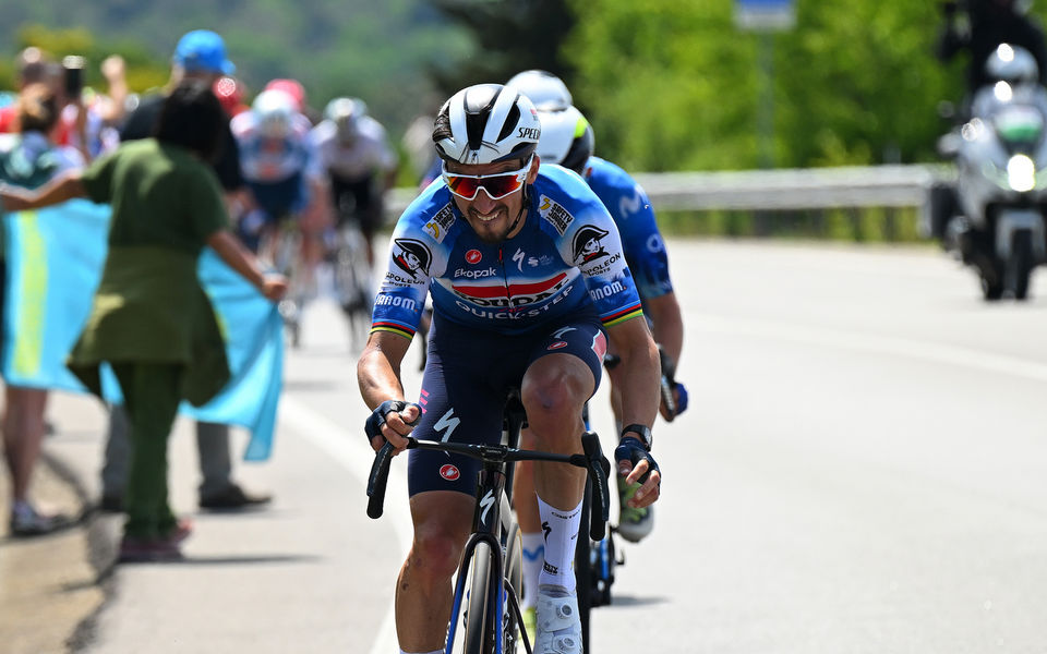 Giro: Alaphilippe tweede na lange aanval
